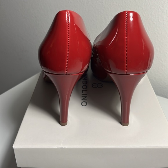 Bandolino Rainaa Red Patent Peep-toe Pump NEW - Picture 4 of 5